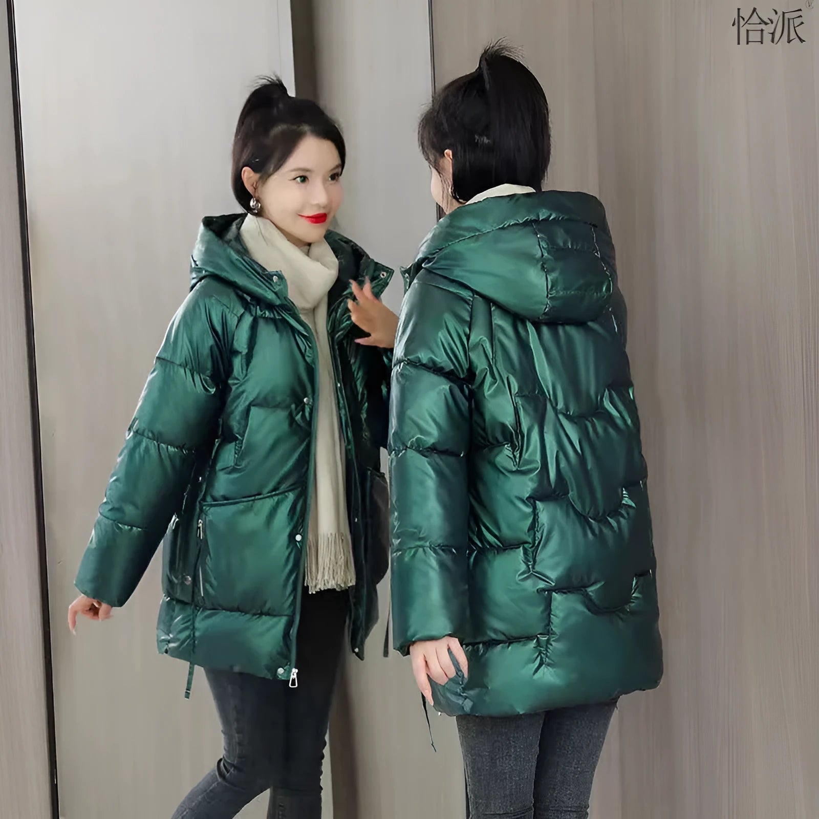 Women's loose thick winter hooded jacket in down cotton with regular long sleeves