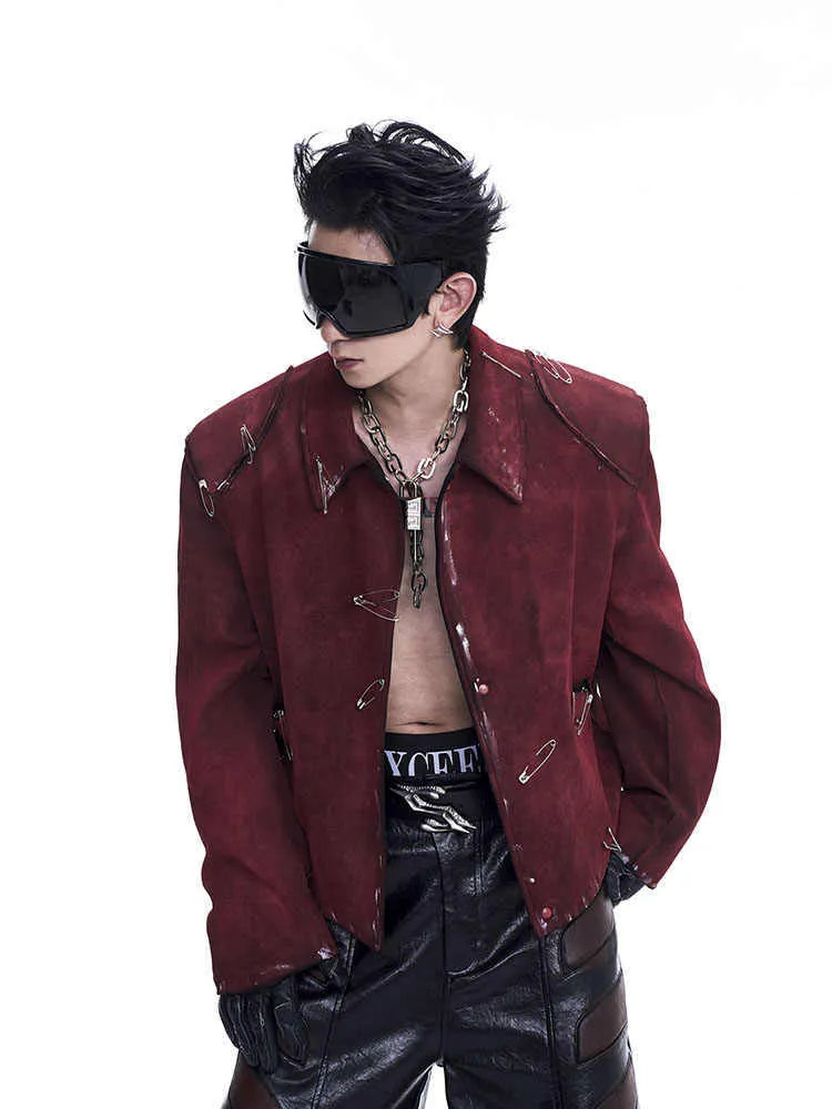 Men's red quilted jacket with decorative flocking pins and lapel collar in loose fit
