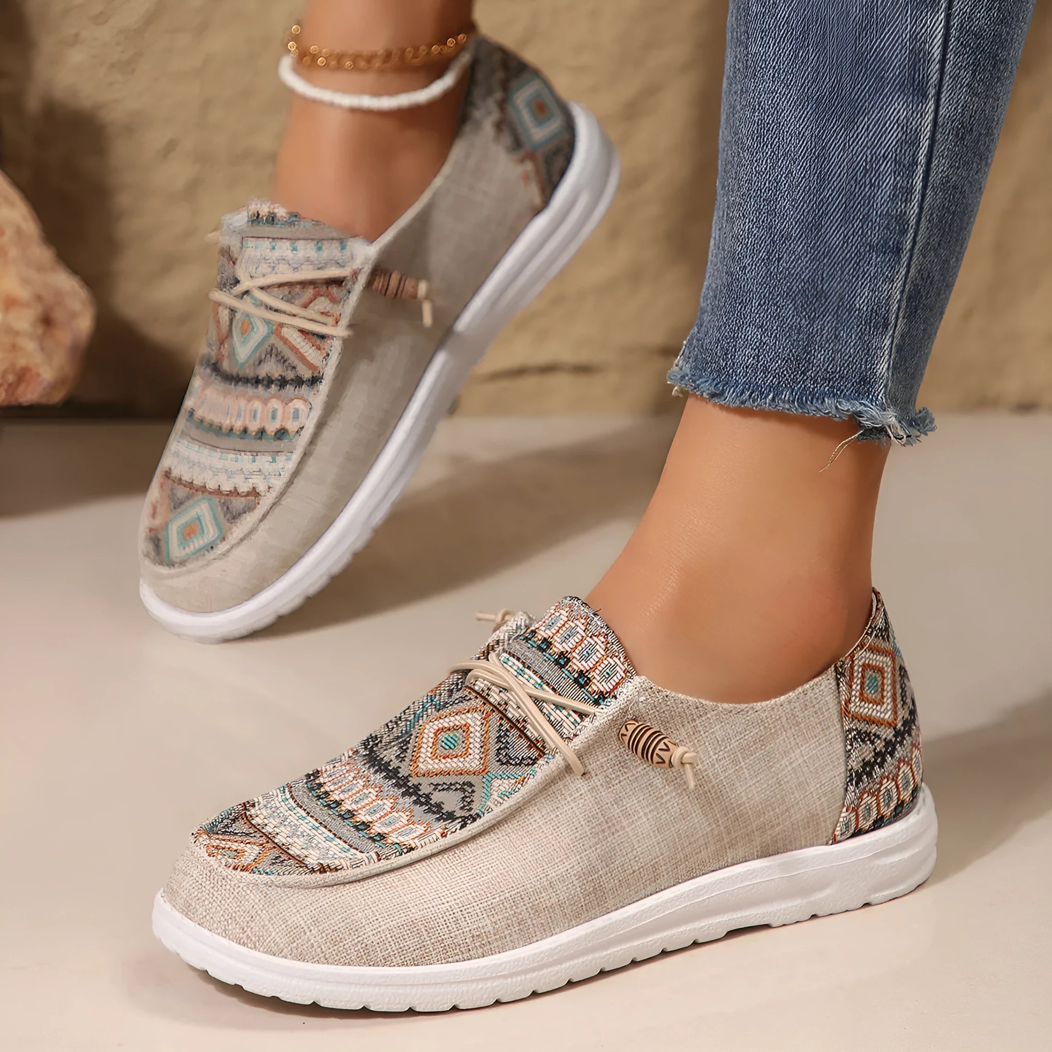 Women's round toe low-top flat shoes in black, dark grey, and khaki colours