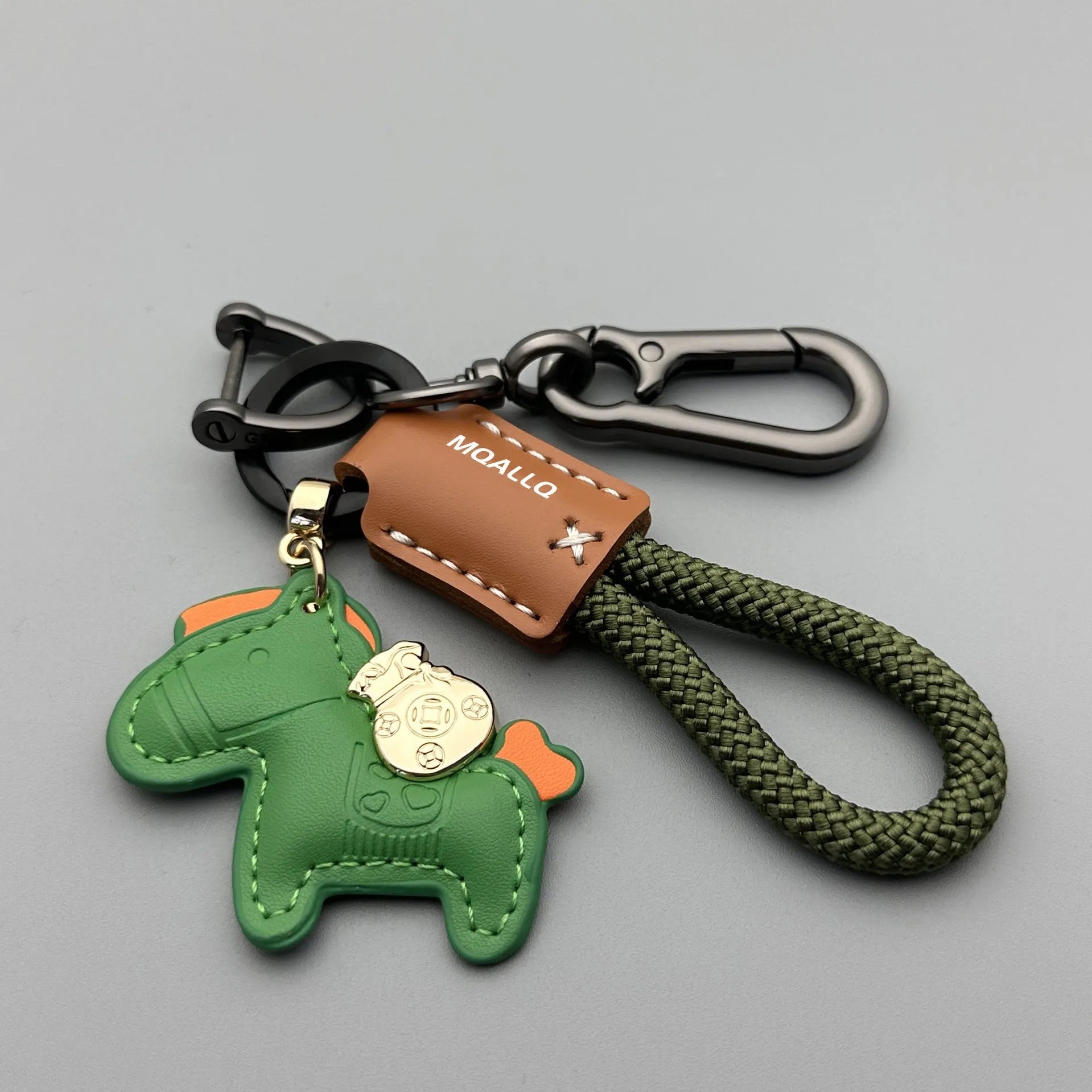 Handmade cowhide car key ring pendant with zinc alloy pony belt buckle and coloured flanelle rope