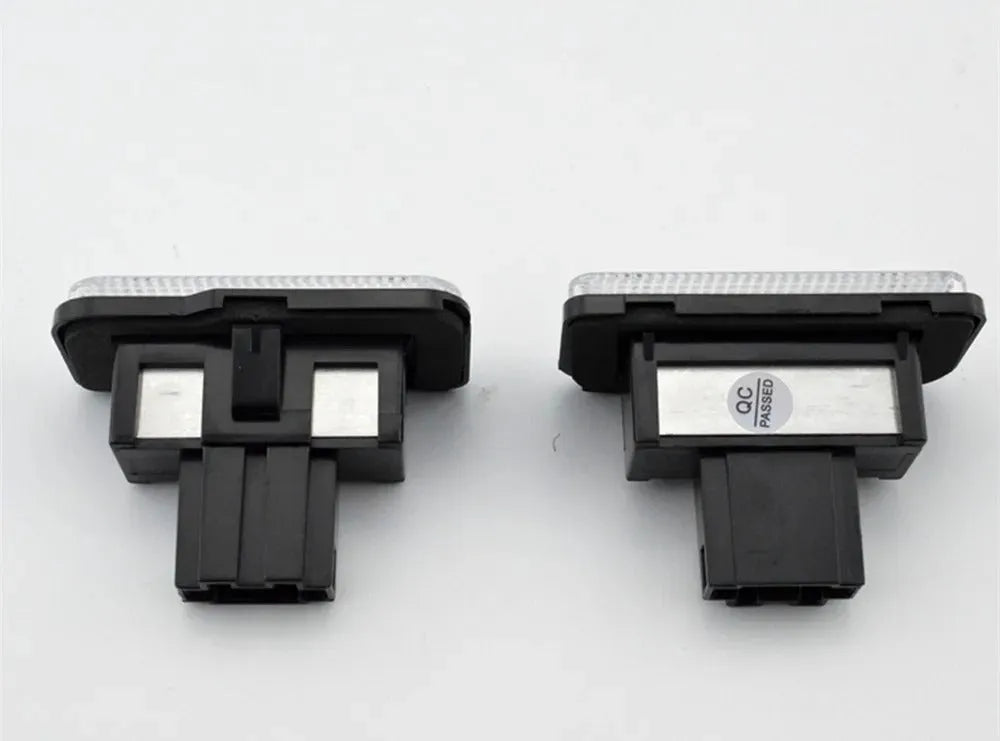 Mercedes Benz LED licence plate light with 18 SMD beads in polycarbonate housing for W203 W211 W219 R171 models