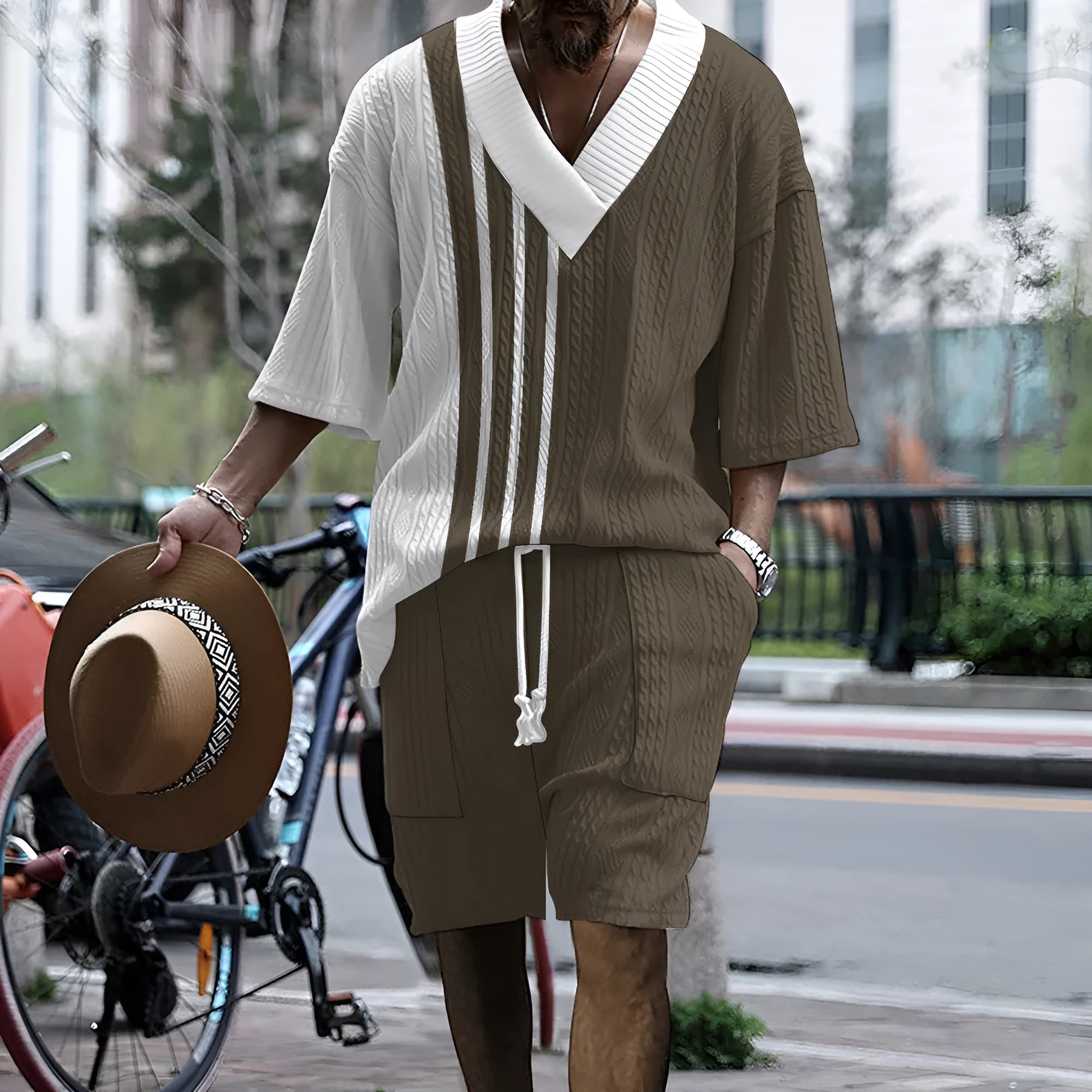 Printed drop-shoulder men's knitted short-sleeved top with matching shorts in a colour from the TH01-362 to TH01-366 range.