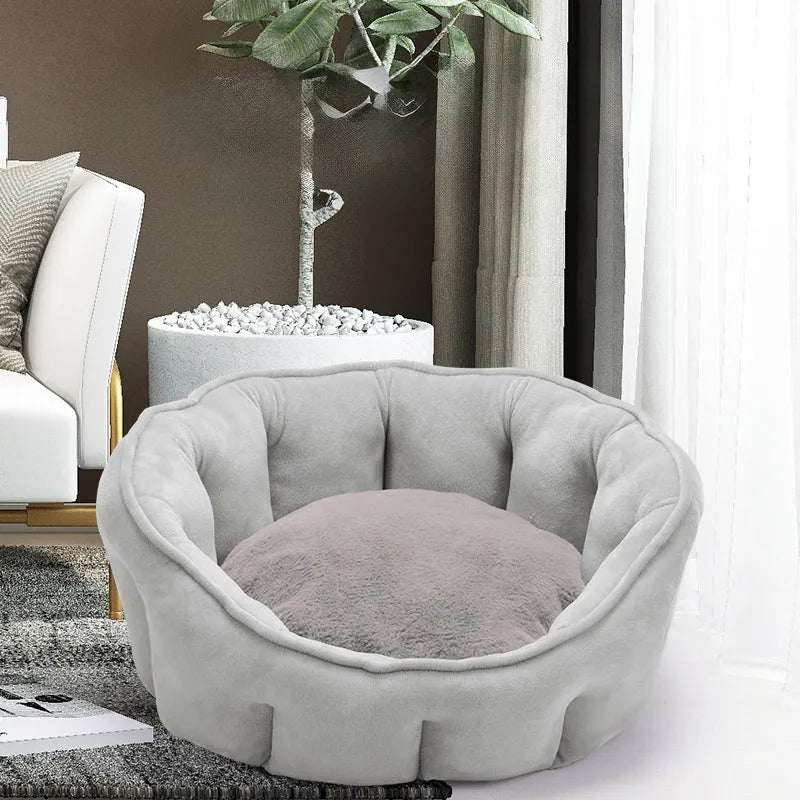 Grey plush cat kennel house with an integrated hammock, measuring 46cm wide.