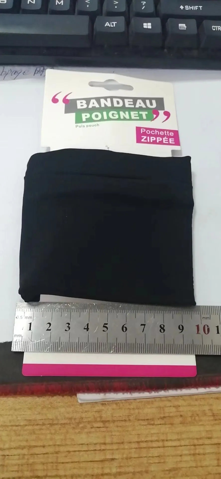 Wrist bag armband measuring 10cm by 10.5cm for mobile phones during camping and fitness activities