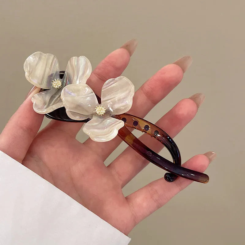 Retro flower design bobby pin hair clip with colourful acrylic petals.