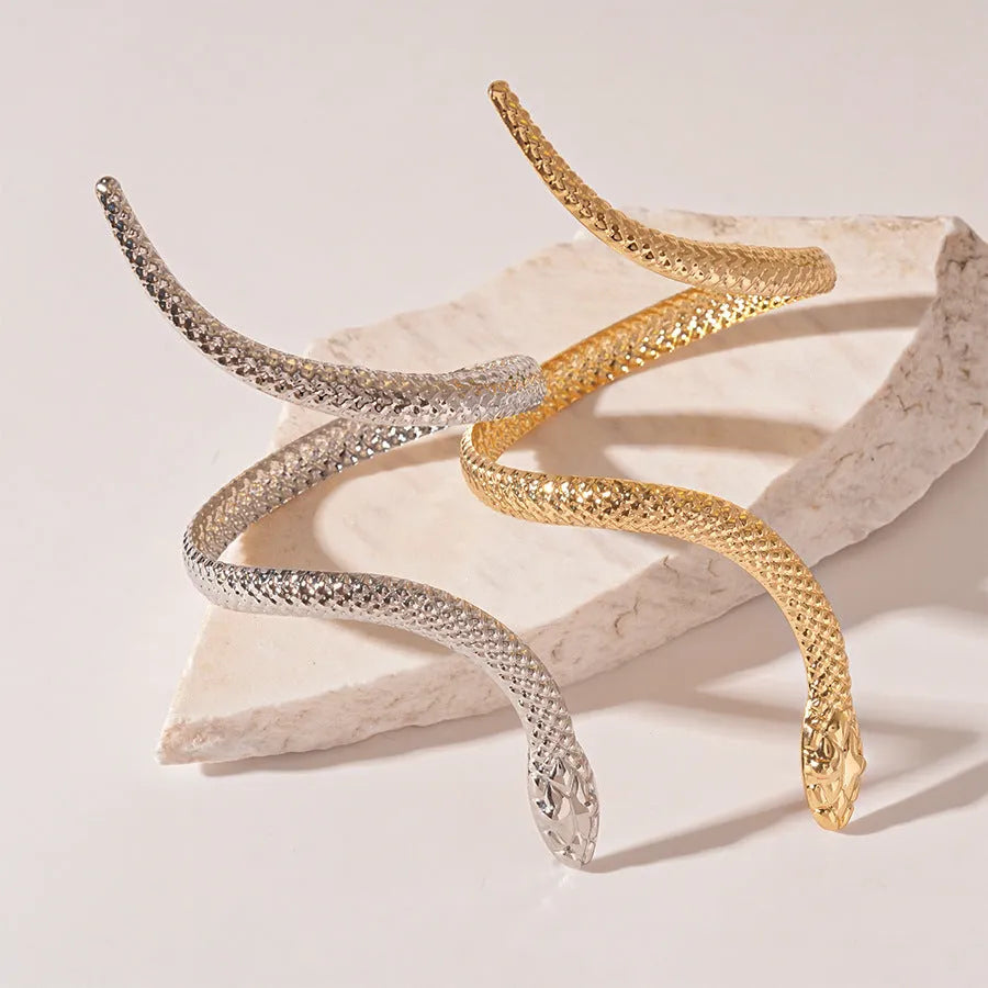 Exaggerated twisted winding snake simulation metal ring and bracelet 2-piece jewellery set
