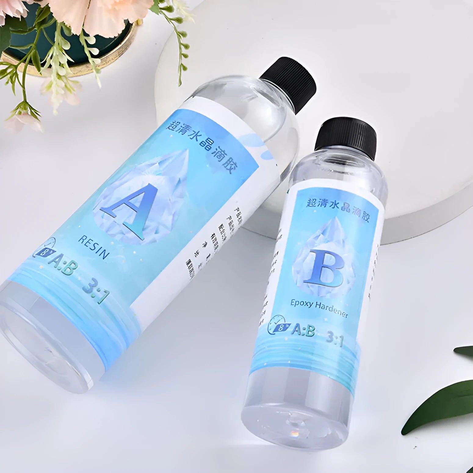 1kg bottle of crystal clear epoxy resin glue for DIY crafts, ornaments, and ashtrays.