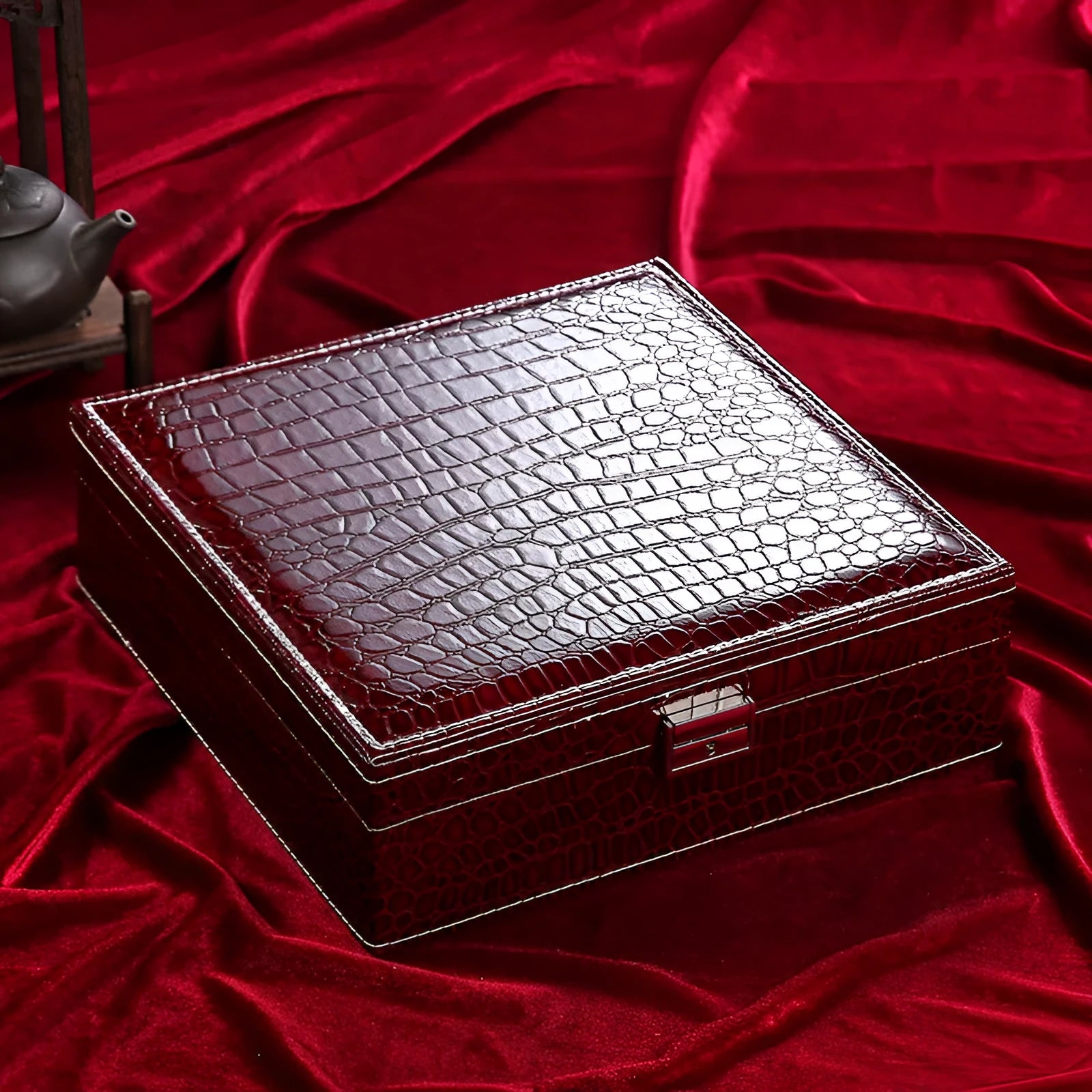 Leather double layer jewellery box with lock and crocodile pattern