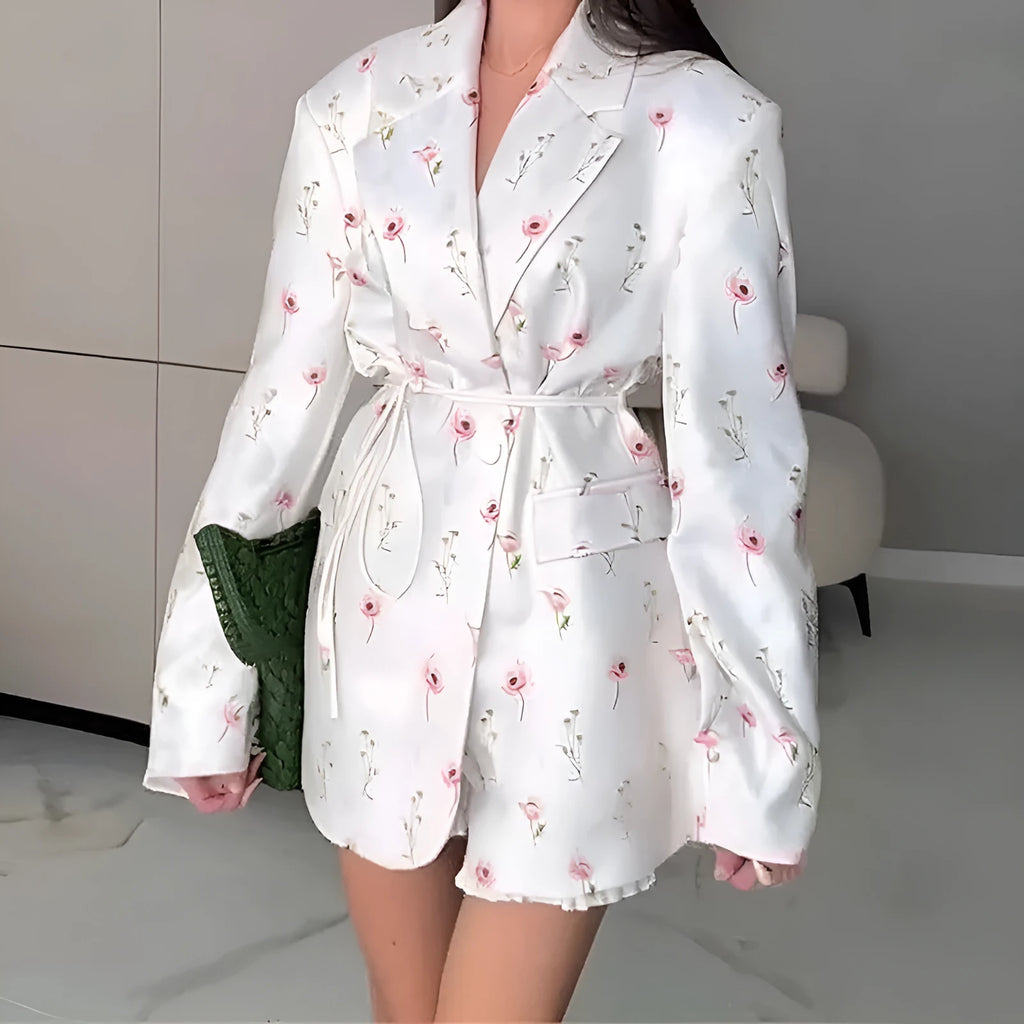 Lace-up waist-tight suit jacket in polyester fabric with regular long sleeves