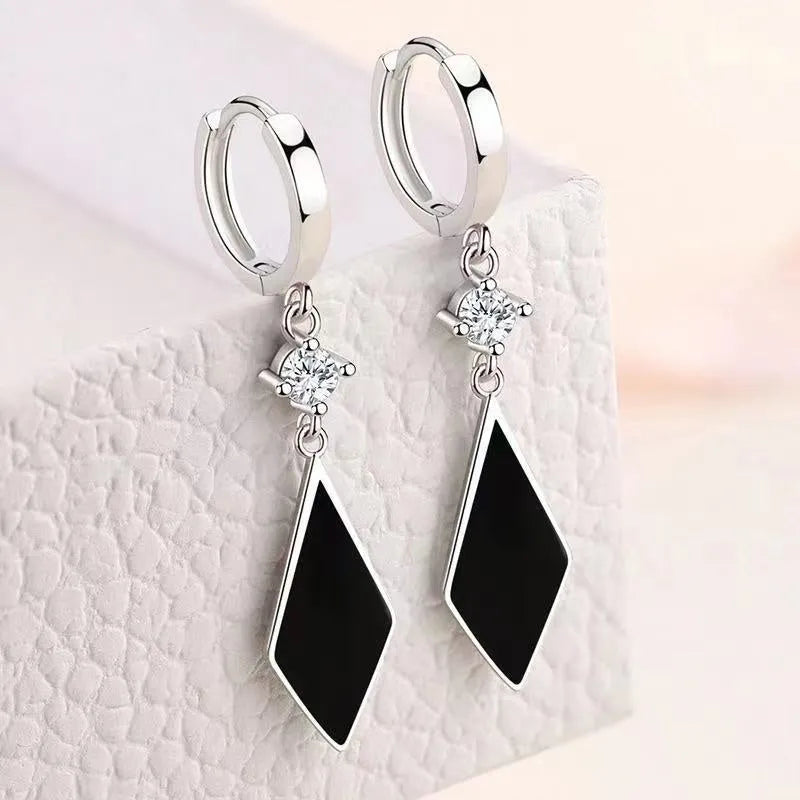 Silver vintage diamond-shaped geometric drop earrings for women with Japanese Korean style.