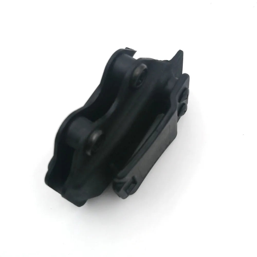 Black nylon right-hand pistol magazine pouch on belt, 9.5x5.5x4cm for airsoft hunting