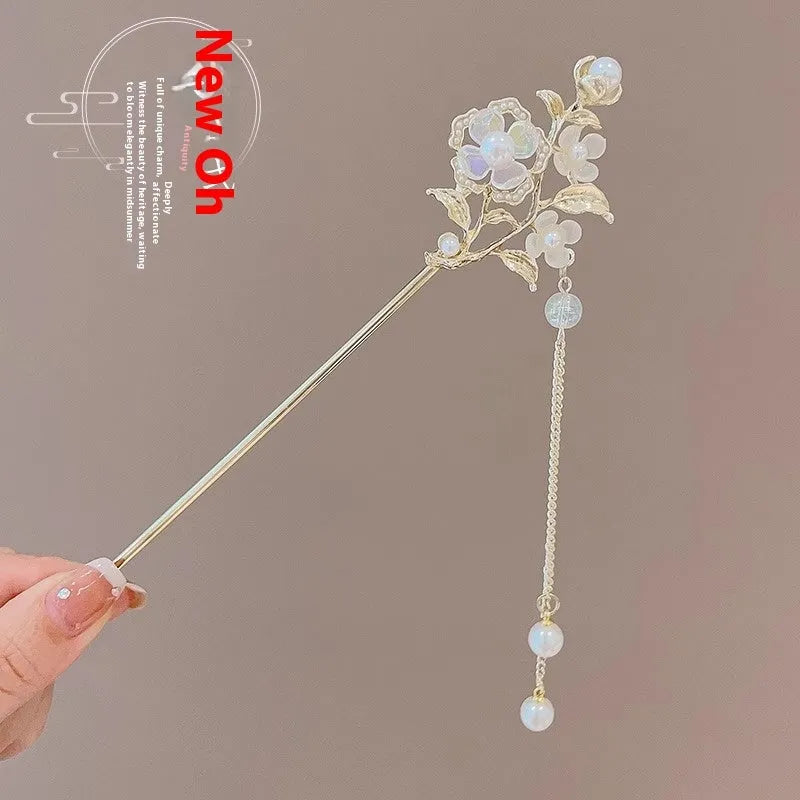 Alloy hair clasp with electroplated finish and antique floral design in geometric shape