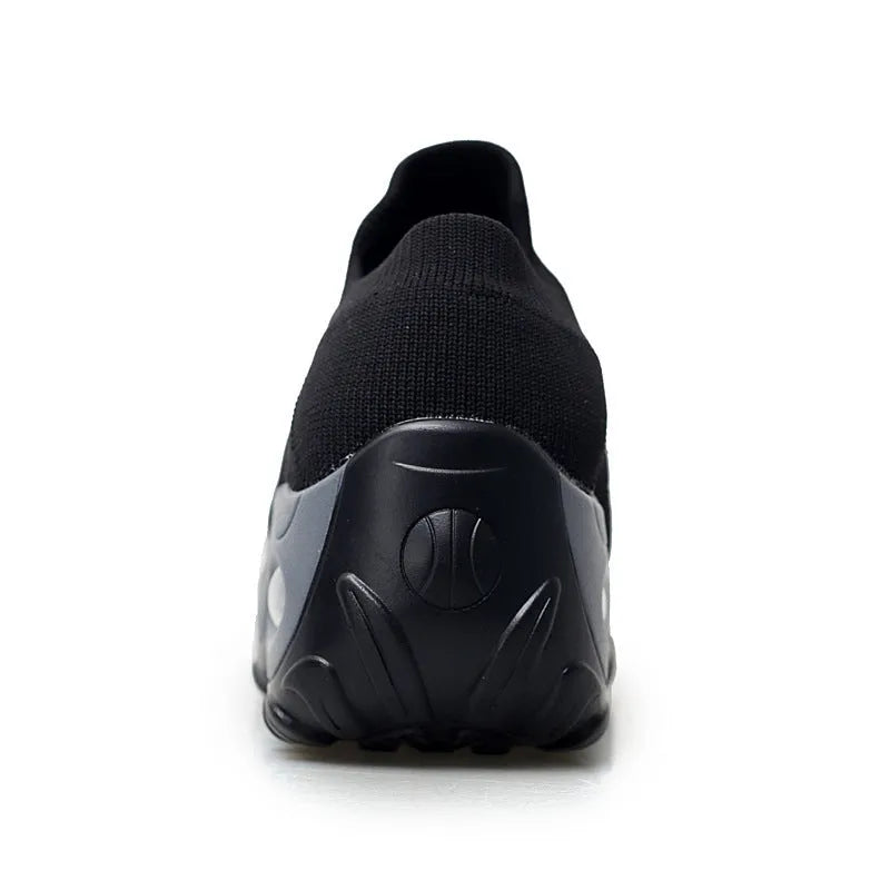 Dancing soft bottom flying woven rocking shoes in black camouflage, low-top front strap style
