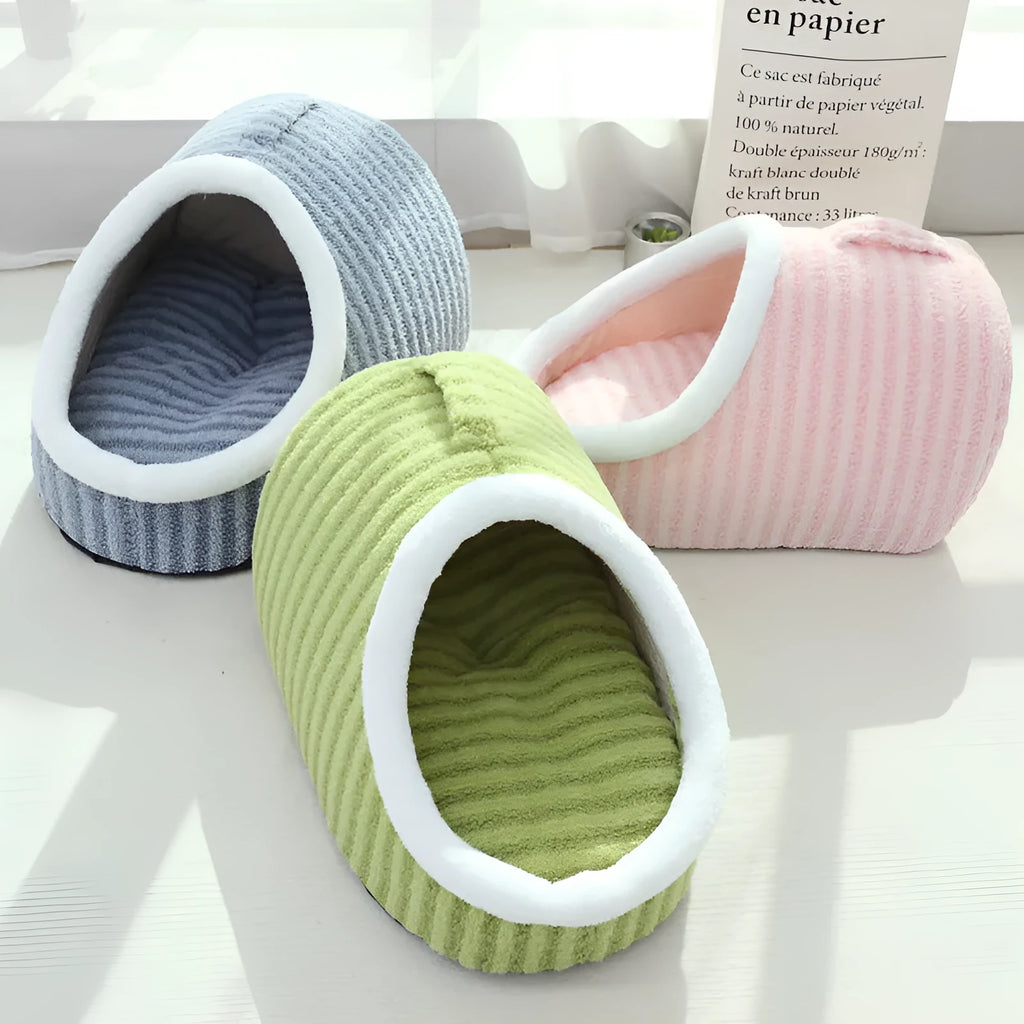 Thickened three-dimensional macaron cat nest in pink, green, blue, or yellow colour