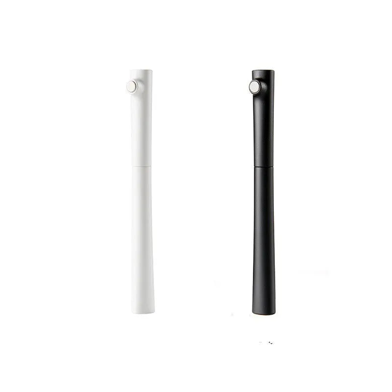 Red Dot Award fountain pen with 0.7mm stainless steel nib in black or white resin holder