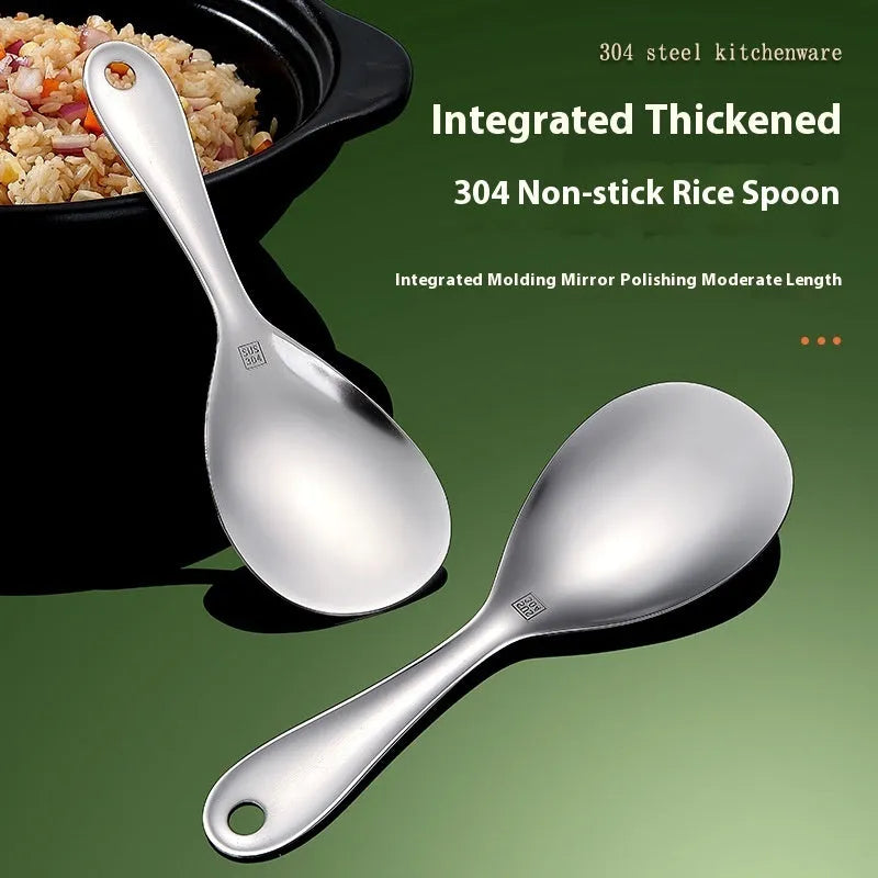 A simple solid-colour 304 stainless steel meal spoon for adult dining.