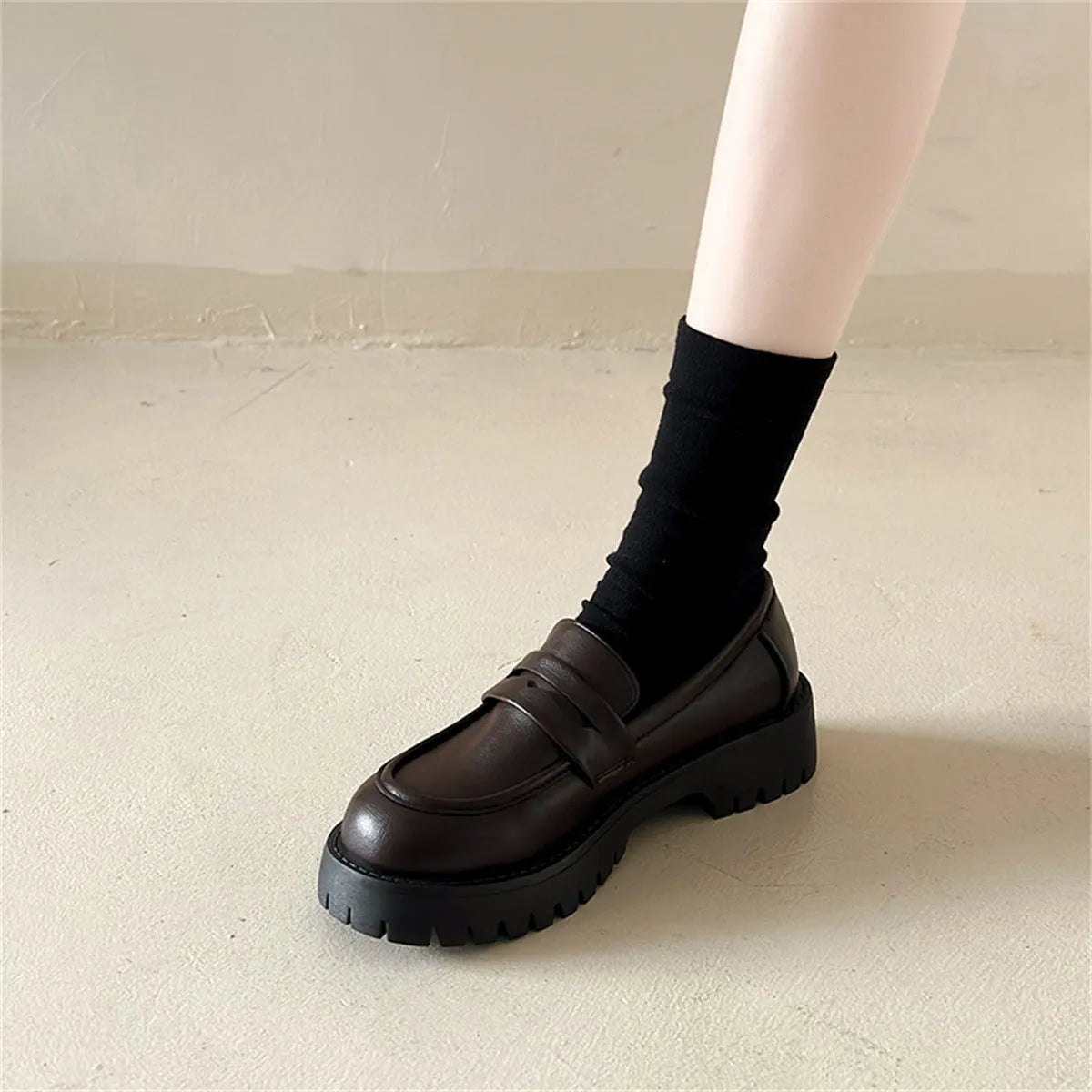 Chunky heel platform shoes women low heel round toe PU rubber British style black