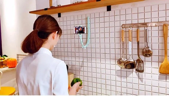 Flexible black rubber lazy bracket phone holder extended to 62cm with suction cup base
