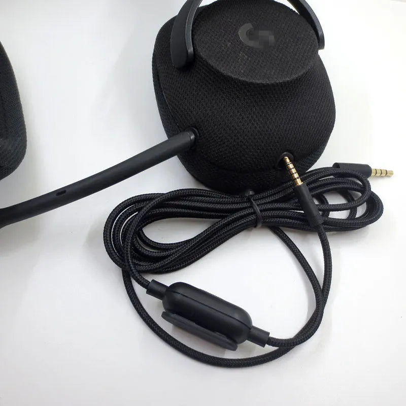 Black universal game headset cable with 3.5mm 4-pole male connectors for gaming audio replacement