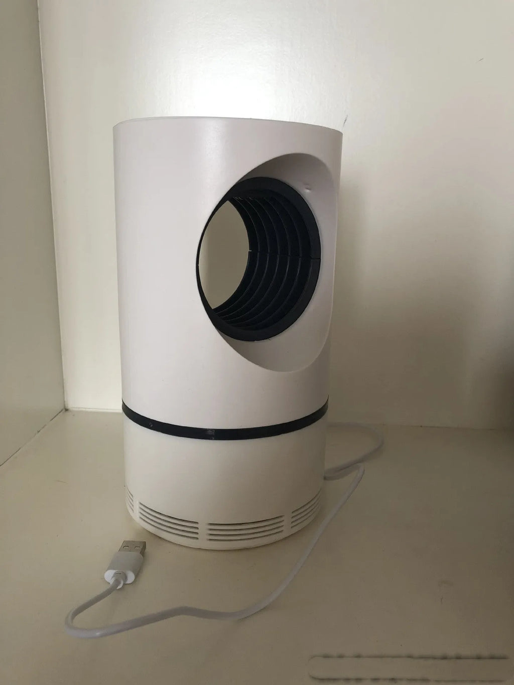Large white photocatalyst mosquito killer lamp with silent UV light and bionic induction for indoor use up to 50 square metres