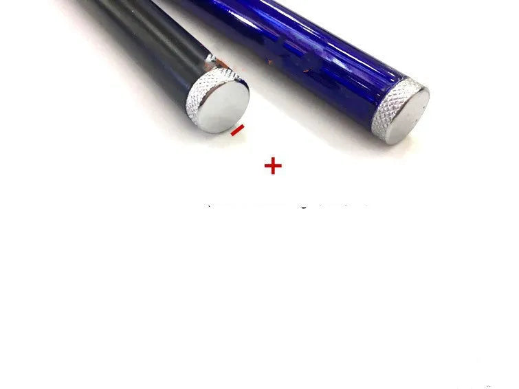Black red laser pointer pen showing 13.5 cm length and 1.1 cm diameter.