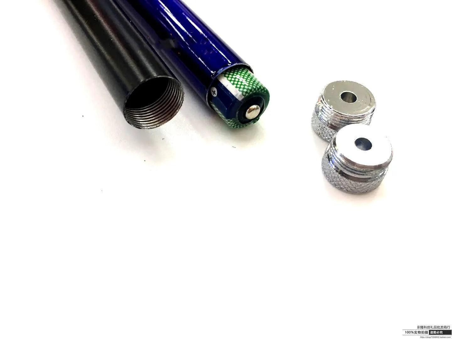 Black red laser pointer pen showing 13.5 cm length and 1.1 cm diameter.