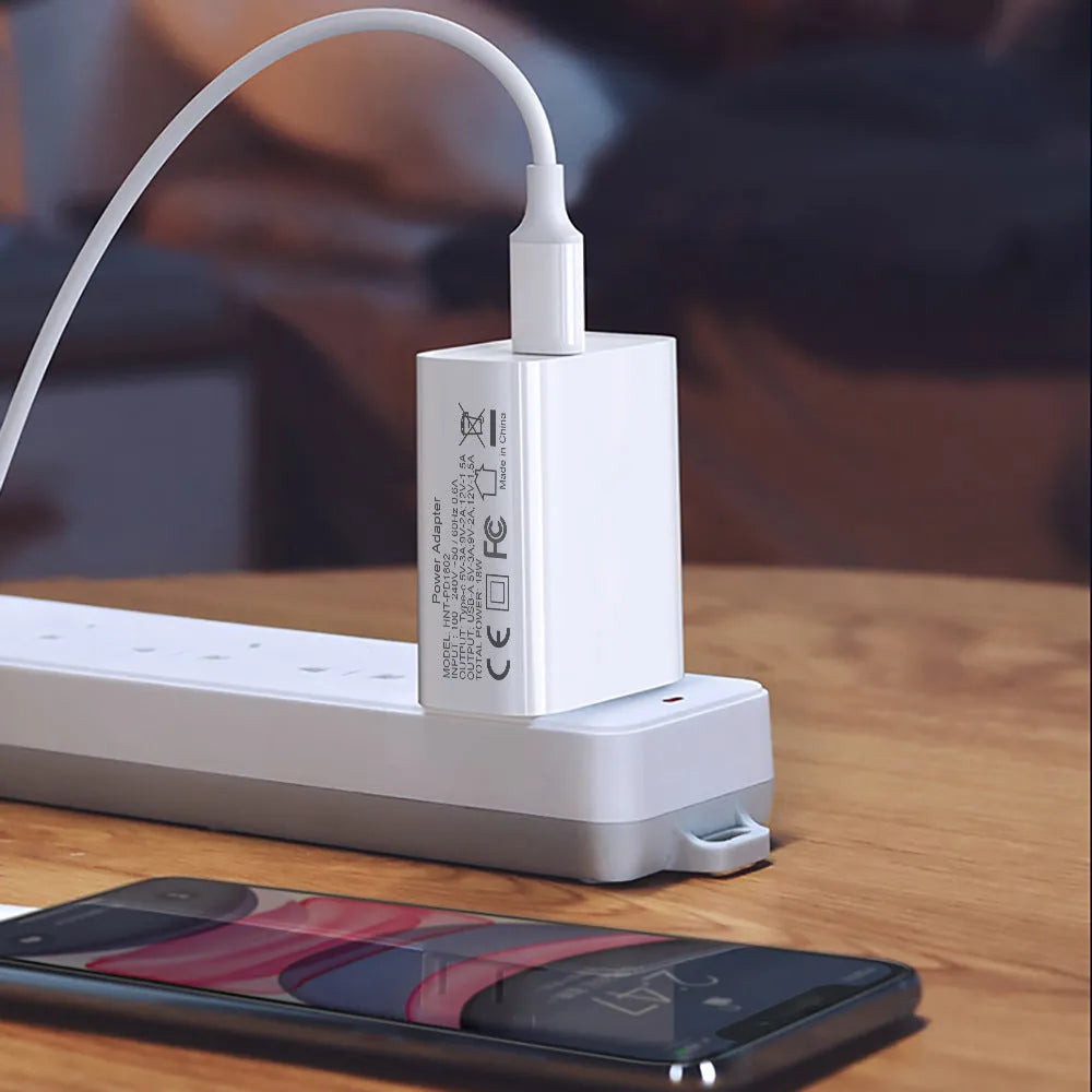 White FDGAO 18W dual USB-C PD fast charging plug for Apple iPhone 12 with EU UK US plug options