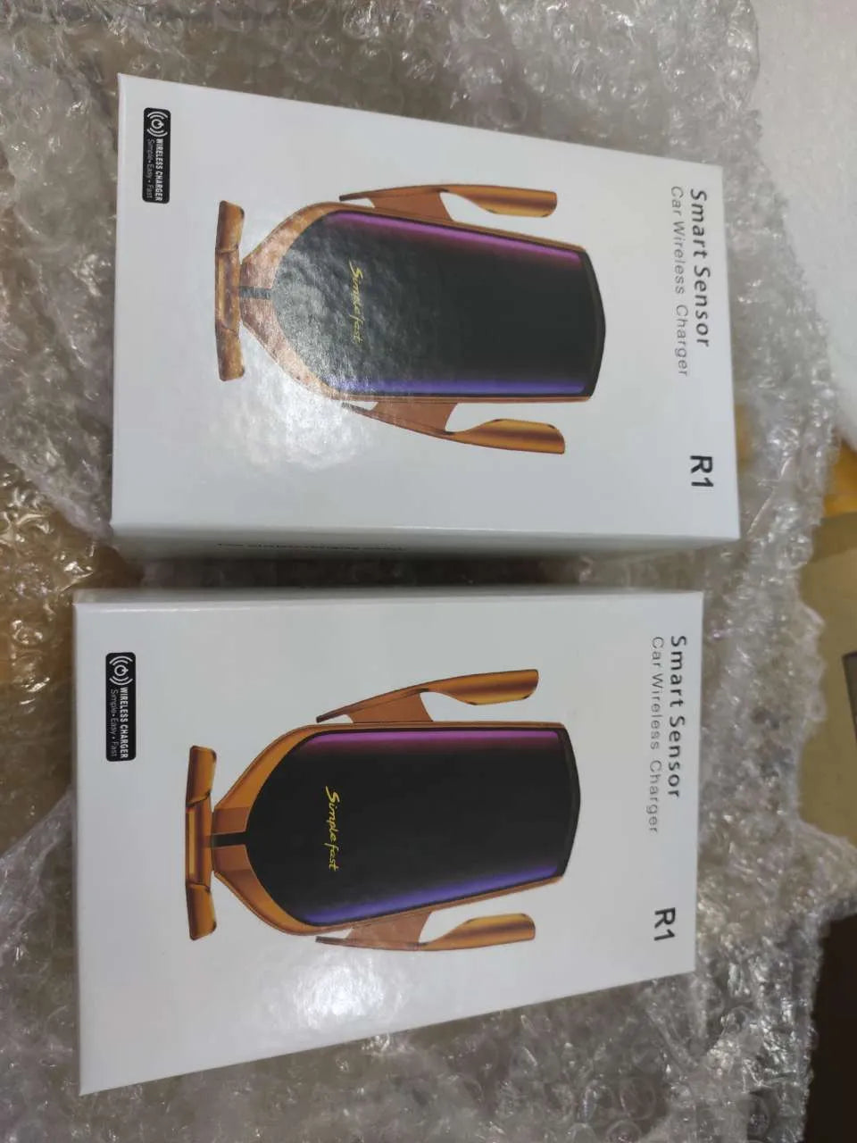Magic Clip R1 automatic wireless charging car phone holder in gold and silver colours