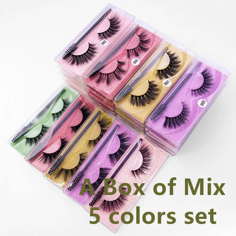Pair of natural 3D false eyelashes with imitation mink fibres, plastic cotton thread stem, and included brush