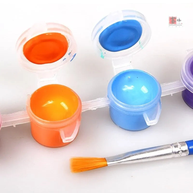 Children's gouache painting set showing 50 pre-printed boards, 8 pigment rows, painting pens and optional palette or apron