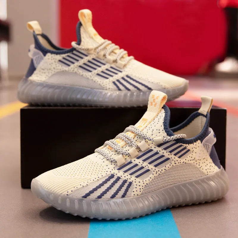 Men's low-top white breathable sports shoes with round toe and mesh lining