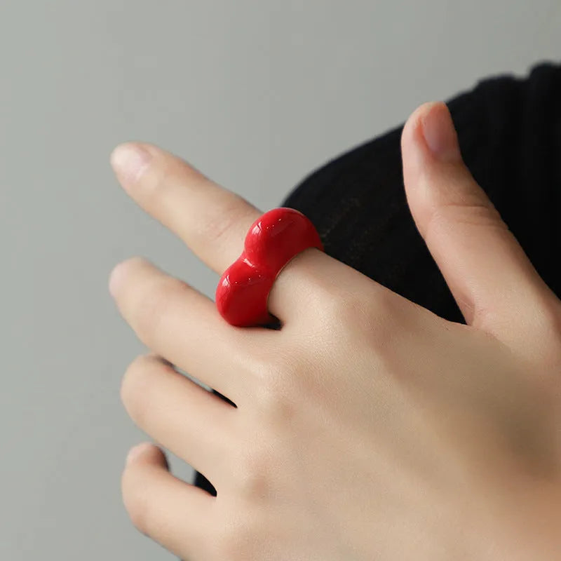 Three-dimensional enamel heart ring in black, pink, purple, or red colour options