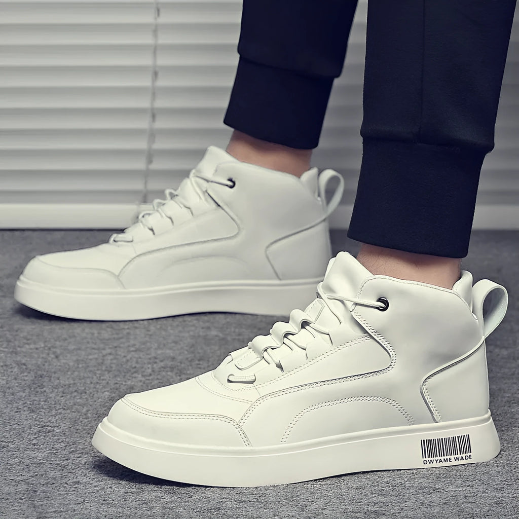 Men's white low-top casual board shoes with front lace-up and round toe design