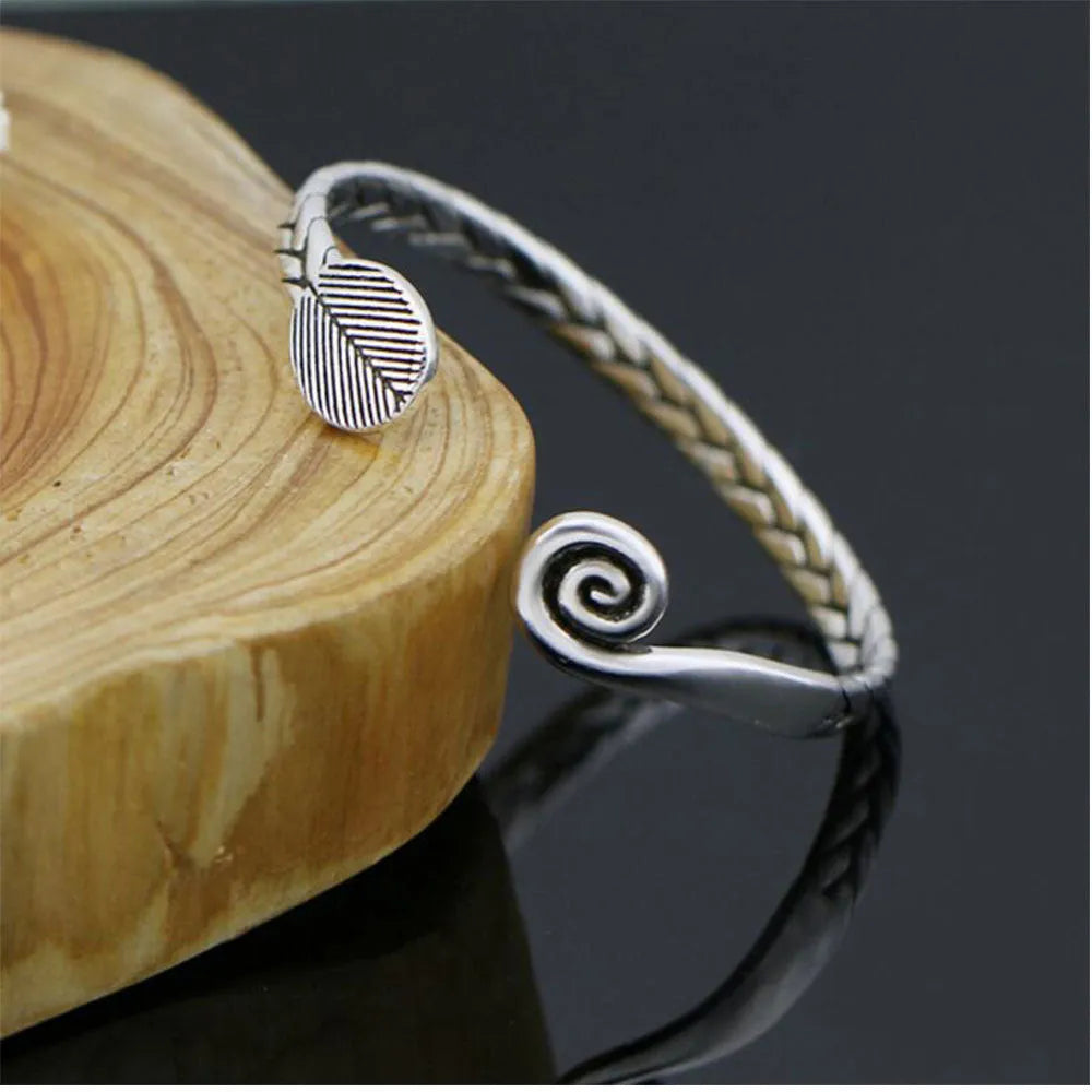 Women's Chinese retro style 925 silver opening bracelet with fish motif design in electroplated copper