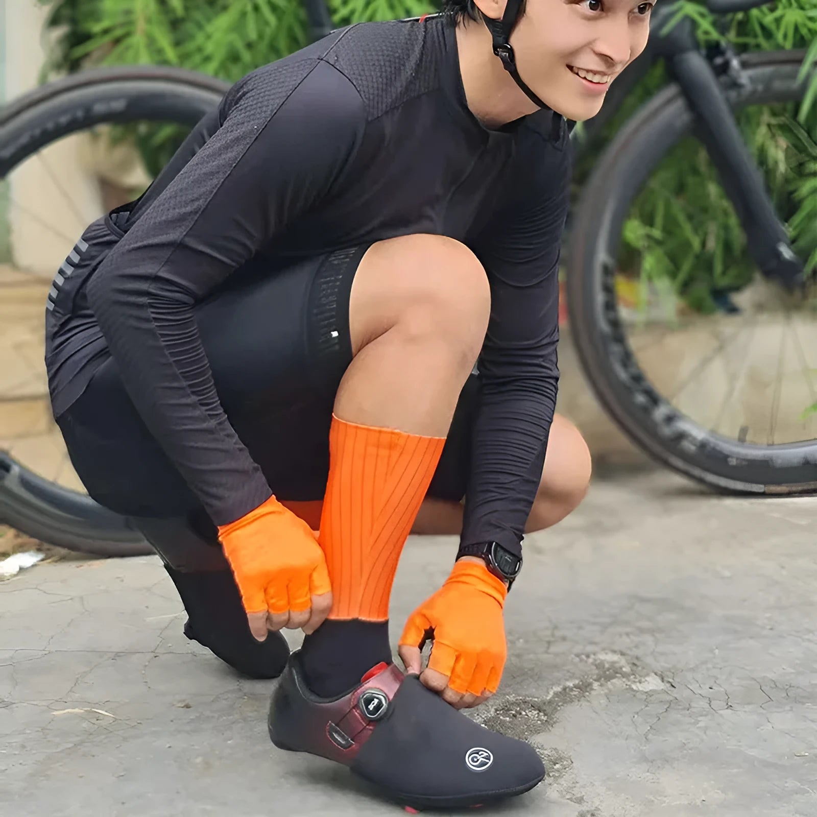 Cycling socks with moisture management fabric in six colour options for athletic use