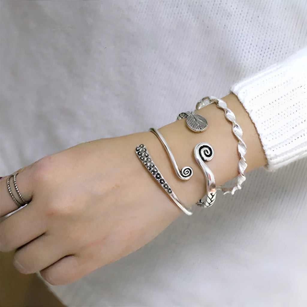 Women's Chinese retro style 925 silver opening bracelet with fish motif design in electroplated copper