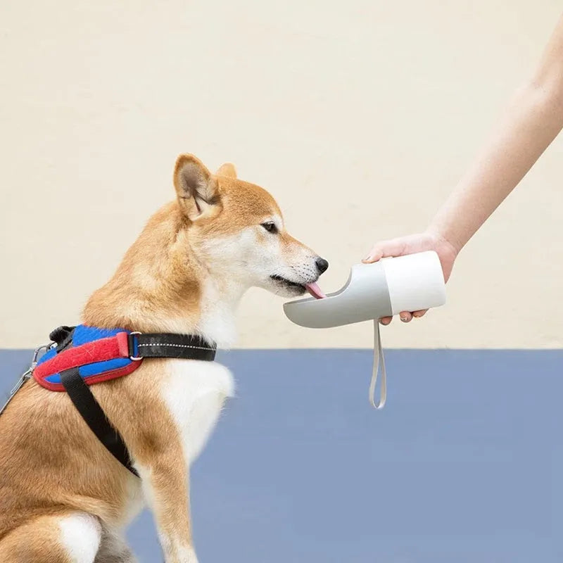 Moestar Rocket pet drinking cup in white grey colour with 270ml capacity and one-button lock