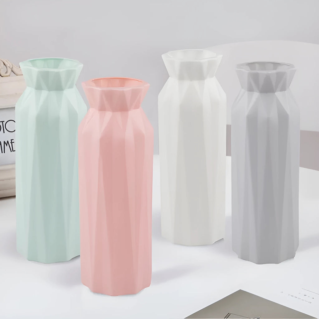 Drop-resistant melamine vase in green, grey, pink, or white with 7.2cm base diameter