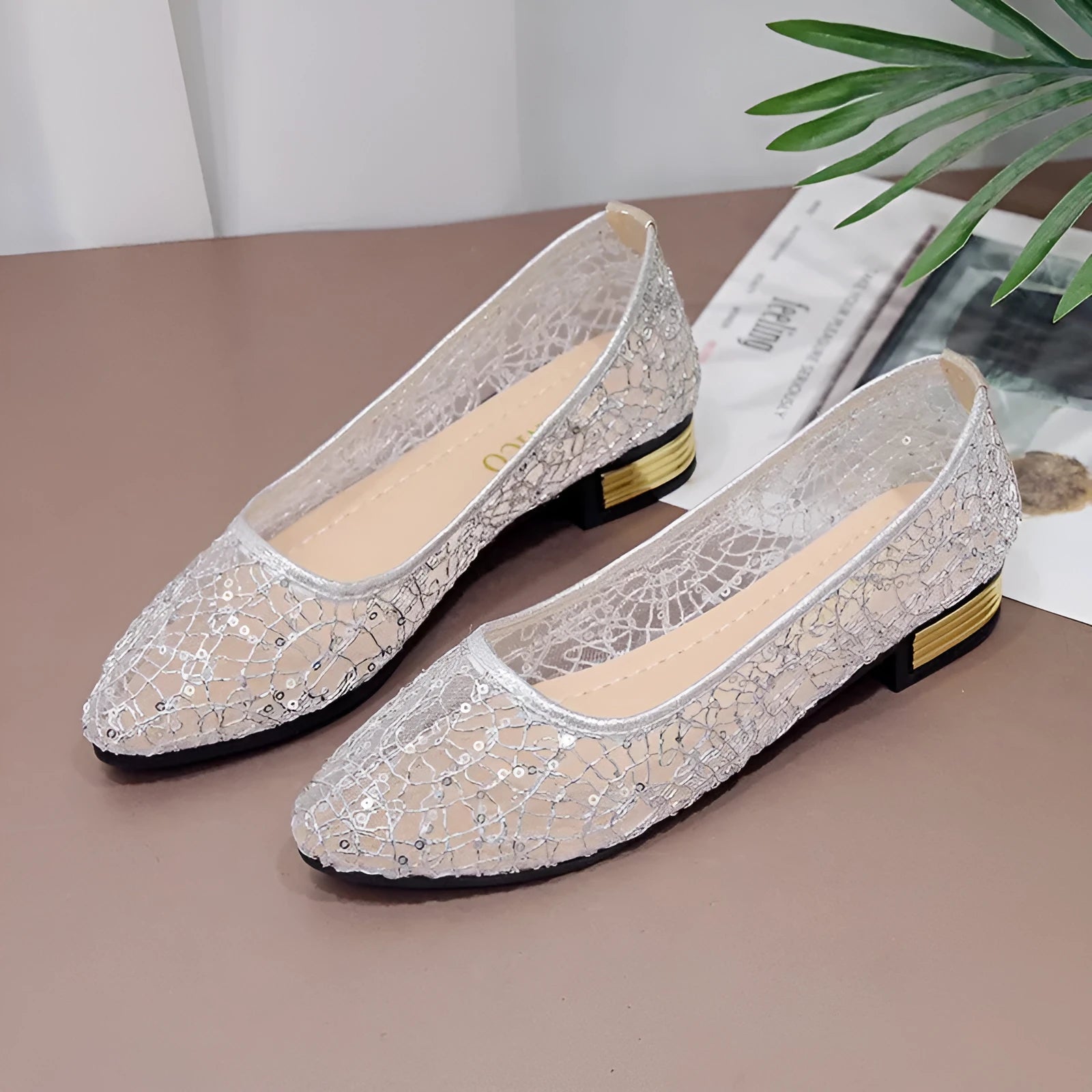 Low-cut women's summer casual flat gommino shoes in silver, breathable microfiber, solid colour design