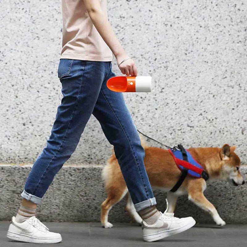 Moestar Rocket pet drinking cup in white grey colour with 270ml capacity and one-button lock