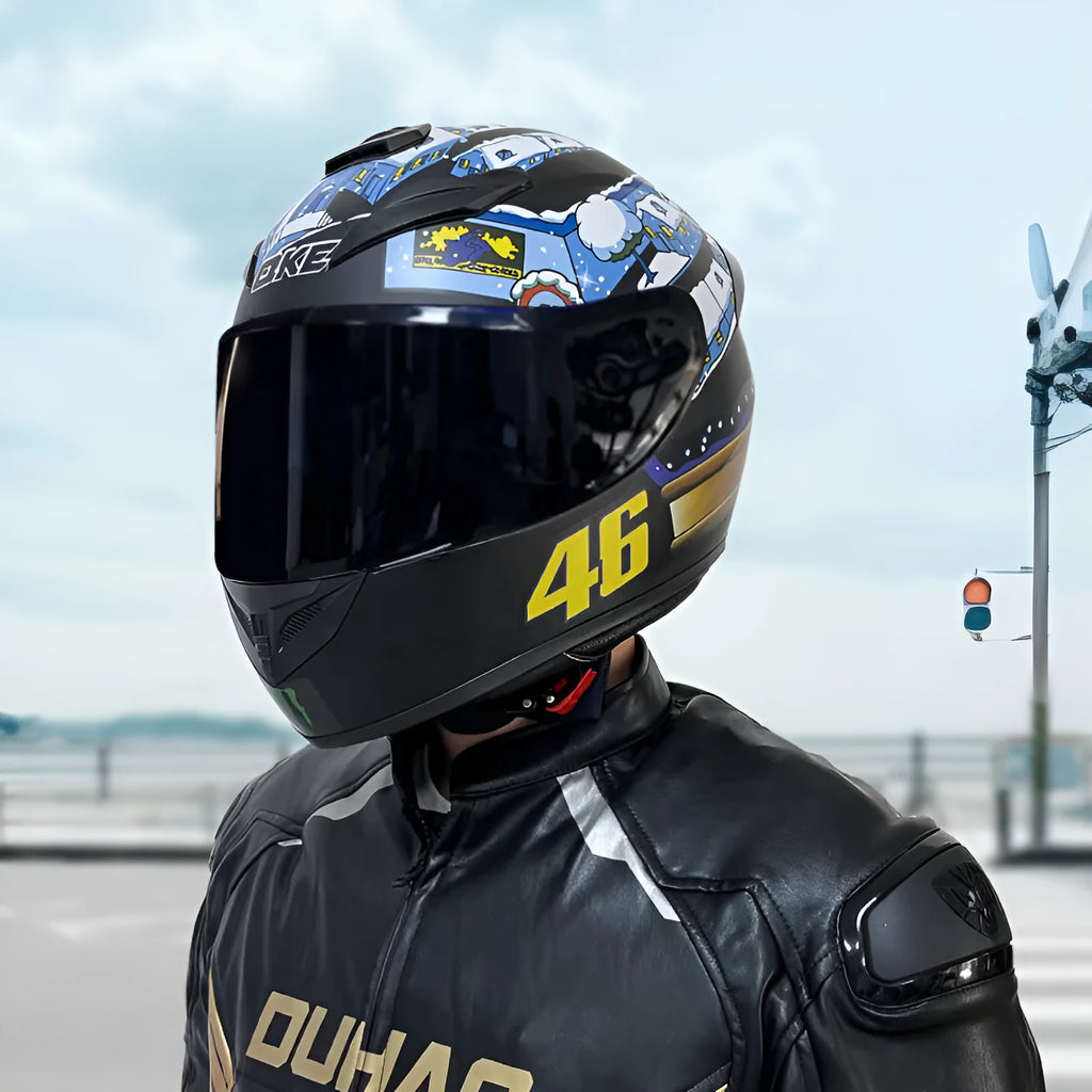 Dragon design ABS motorcycle helmet for men and women in multiple sizes