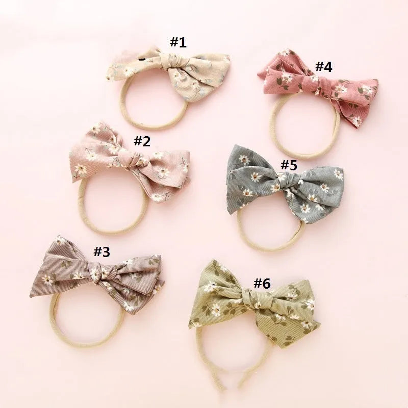 Children's fabric hair band with bow shape and Snow White princess print design