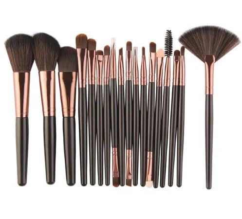 MAANGE 18-piece makeup brush set with varied brush heads including fan-shaped cosmetic tools