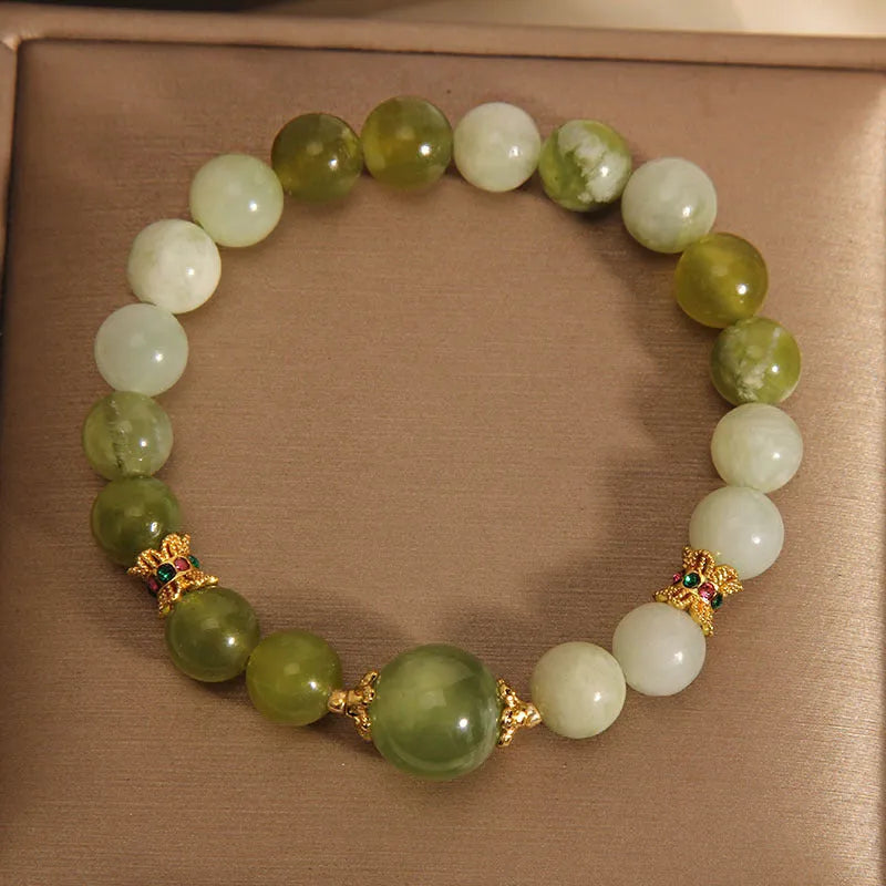 Women's bracelet in Xiuyan jade green with sweet Mori style original design