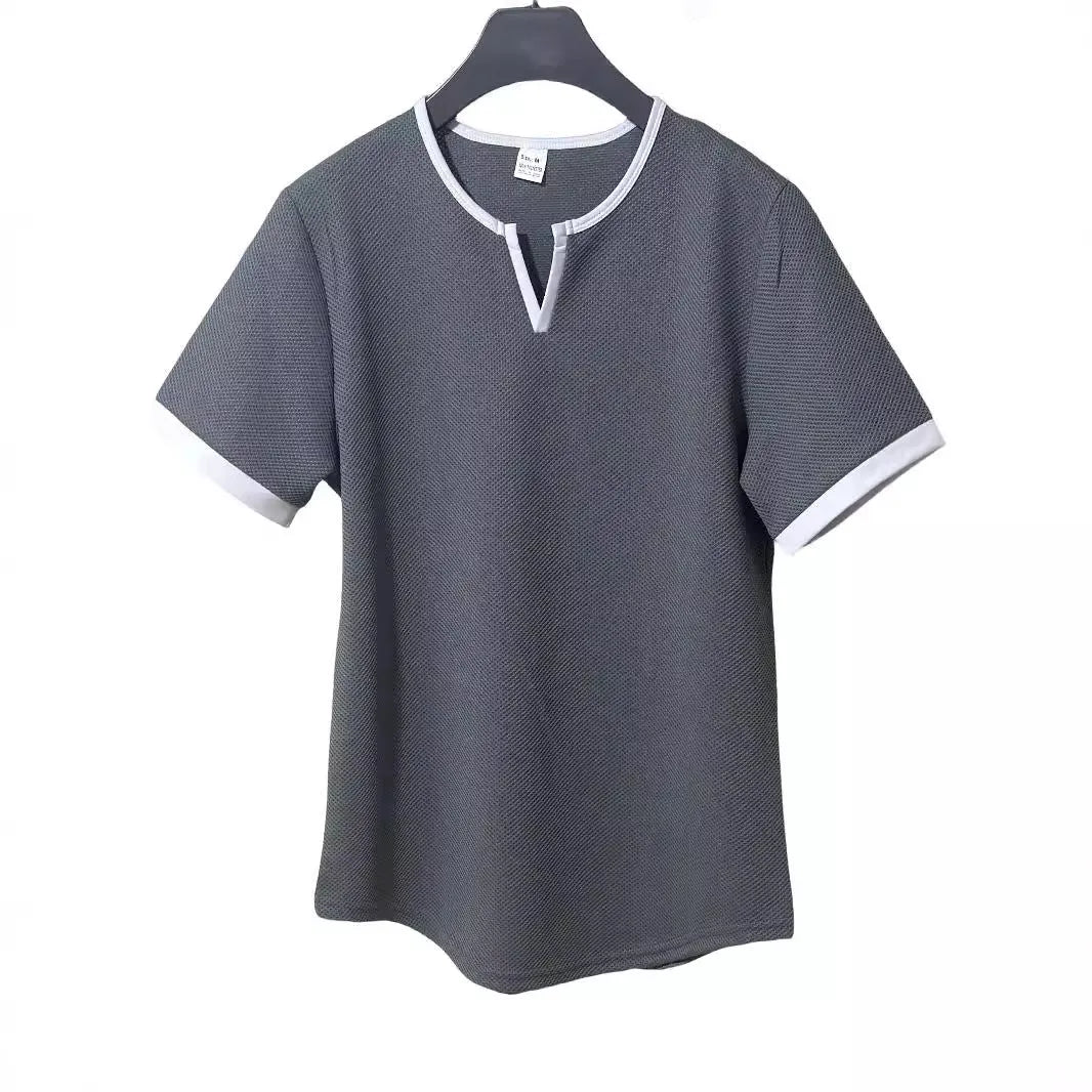 Men's colour-block V-neck short sleeve sports T-shirt in waffle knit polyester fabric.