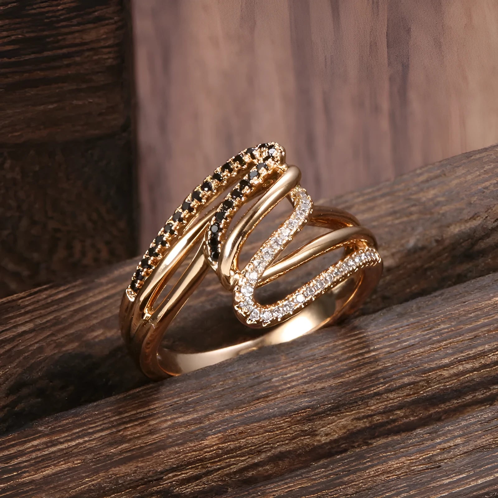 Close-up of a women's micro-inlaid zircon fashion ring in WK2230 colour on a copper base.