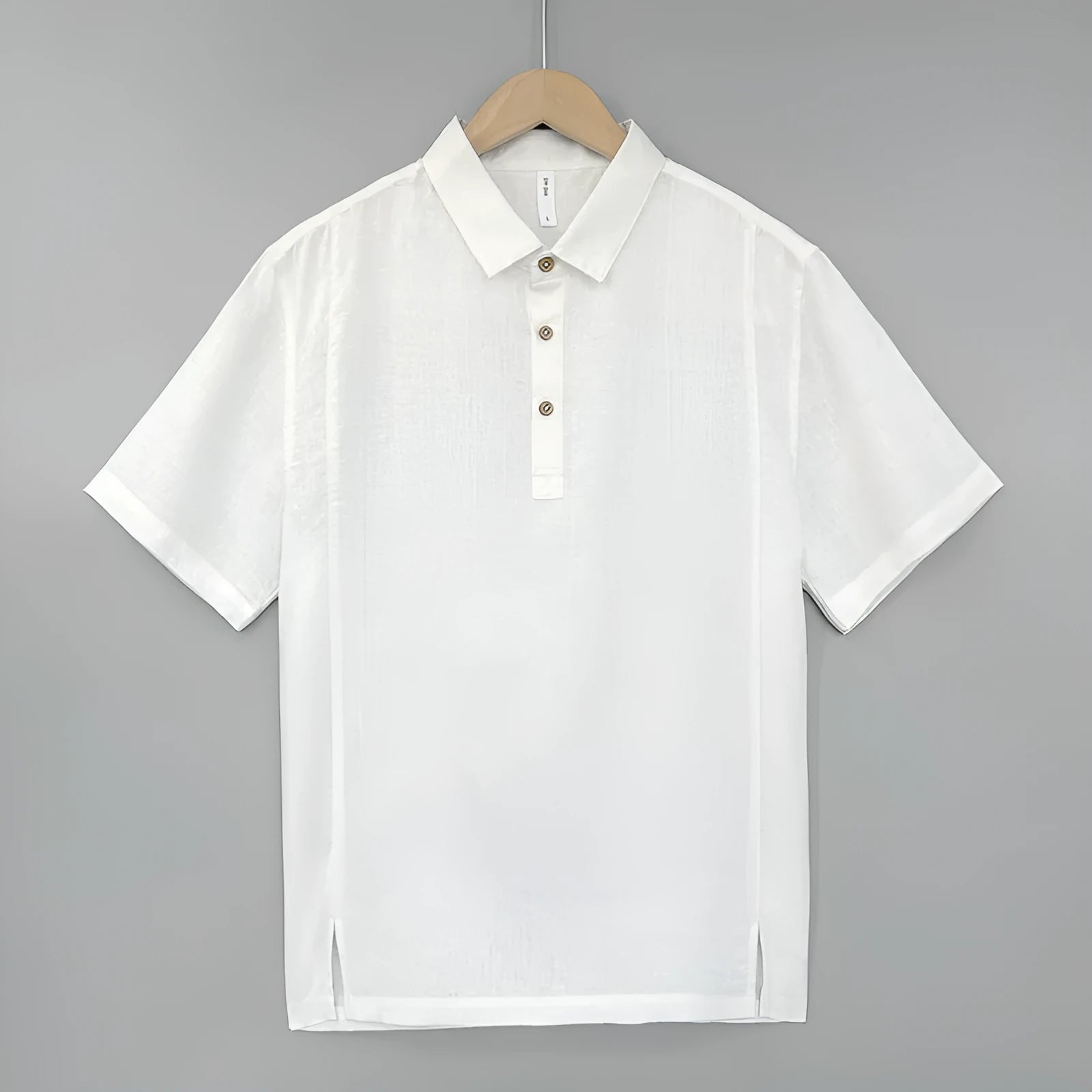 Men's light linen shirt with thin lapels and short sleeves in a loose summer fit.