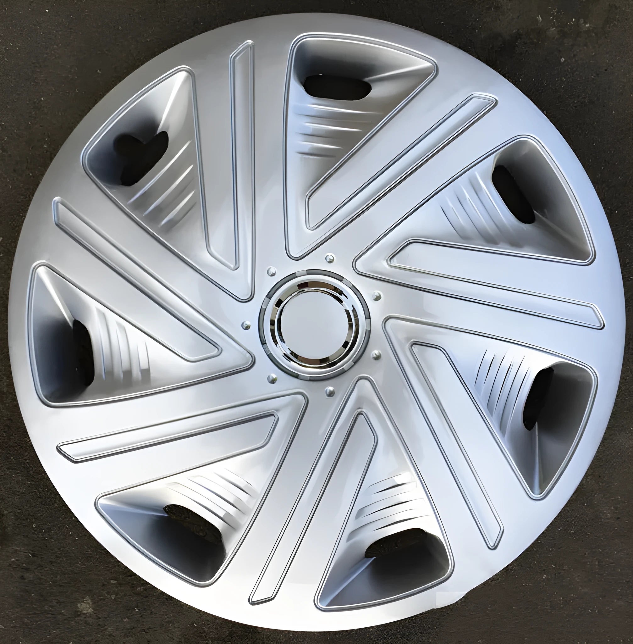 Universal ABS wheel hub cover in monochrome finish