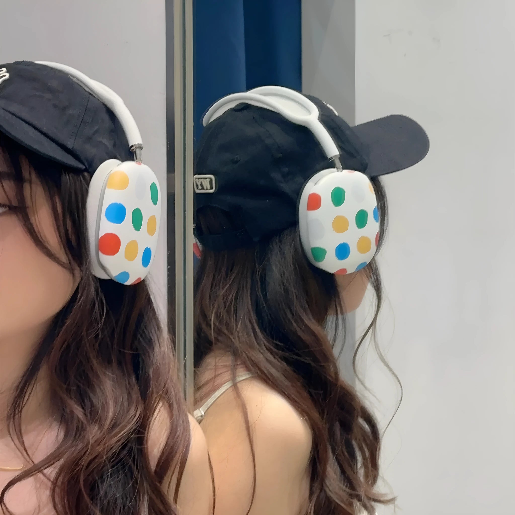 Hard protective case for AirPods Max headphones featuring a wave point pattern design.