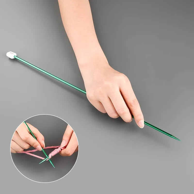 Extended length aluminium crochet hooks with rubberised caps in 13 sizes from 2.0mm to 10.0mm